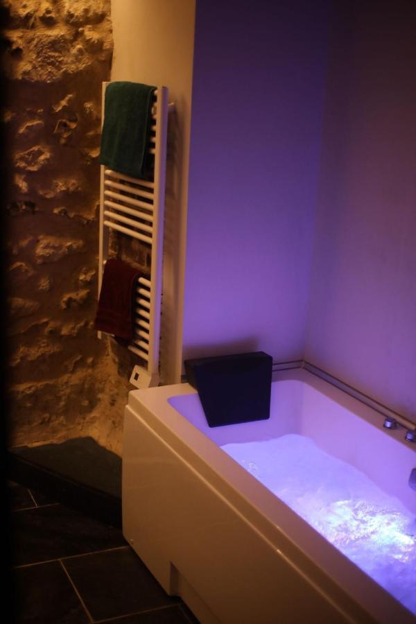 La Montrieuse, Chambre Individuelle Avec Sauna Et Baignoire Spa Naveil ภายนอก รูปภาพ
